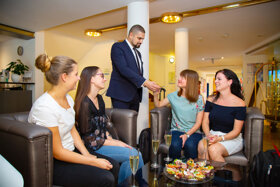 VIP-Check-in 01 © Mathias Hollerbach