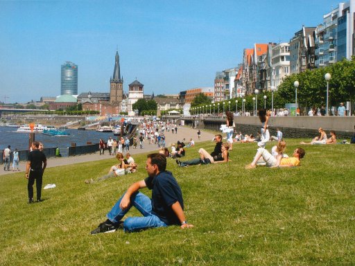 Erobern Sie zwei Tage die schicke Stadt am Rhein