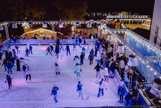 Winterzauber Eisbahn 1