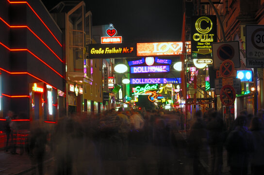 Reeperbahn Nacht © www.mediaserver.hamburg.de Christian Spahrbier