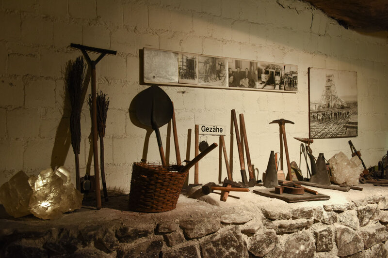 verschiedene Werkzeuge zur Erzförderung