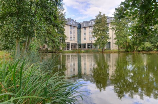 Hotel Düsseldorf Krefeld affiliated by Meliá über den See fotografiert