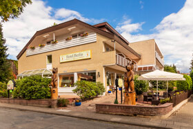 HotelBerlin Aussen FotoJQuast 71