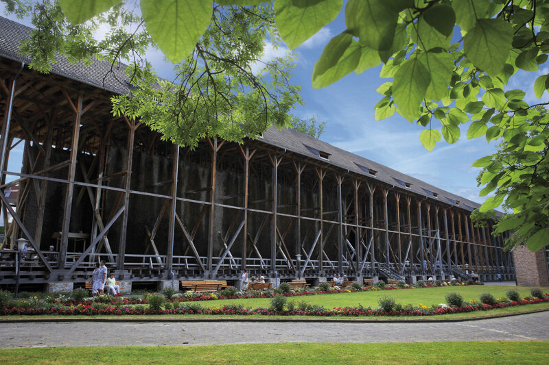 Gradierwerk im Kurpark Bad Orb