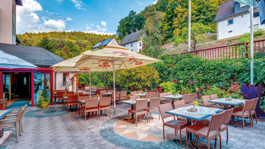 Sommerterrasse mit Bestuhlung