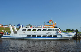 1523 Ausflugsschiff Wappen von Norderney im H original ® www.ostfriesland.travel