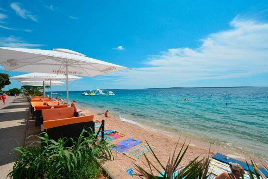 Mandre-5d8f1cc177bd0985208263 huge