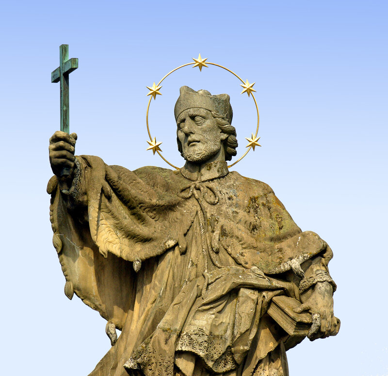 Heiligenfigur Hl. Nepomuk auf der Alten Mainbrücke Würzburg