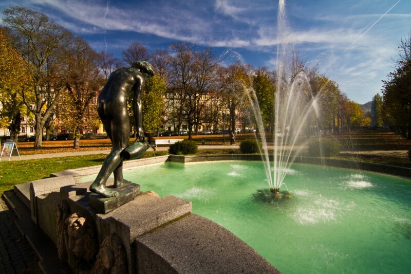 Brunnen mit Figur