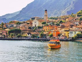 Ausflugsboot c pixabay