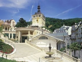 Schlosskolonnade