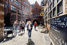 BTZ 6473 Stadtrundgang-B+Âttcherstra+ƒe