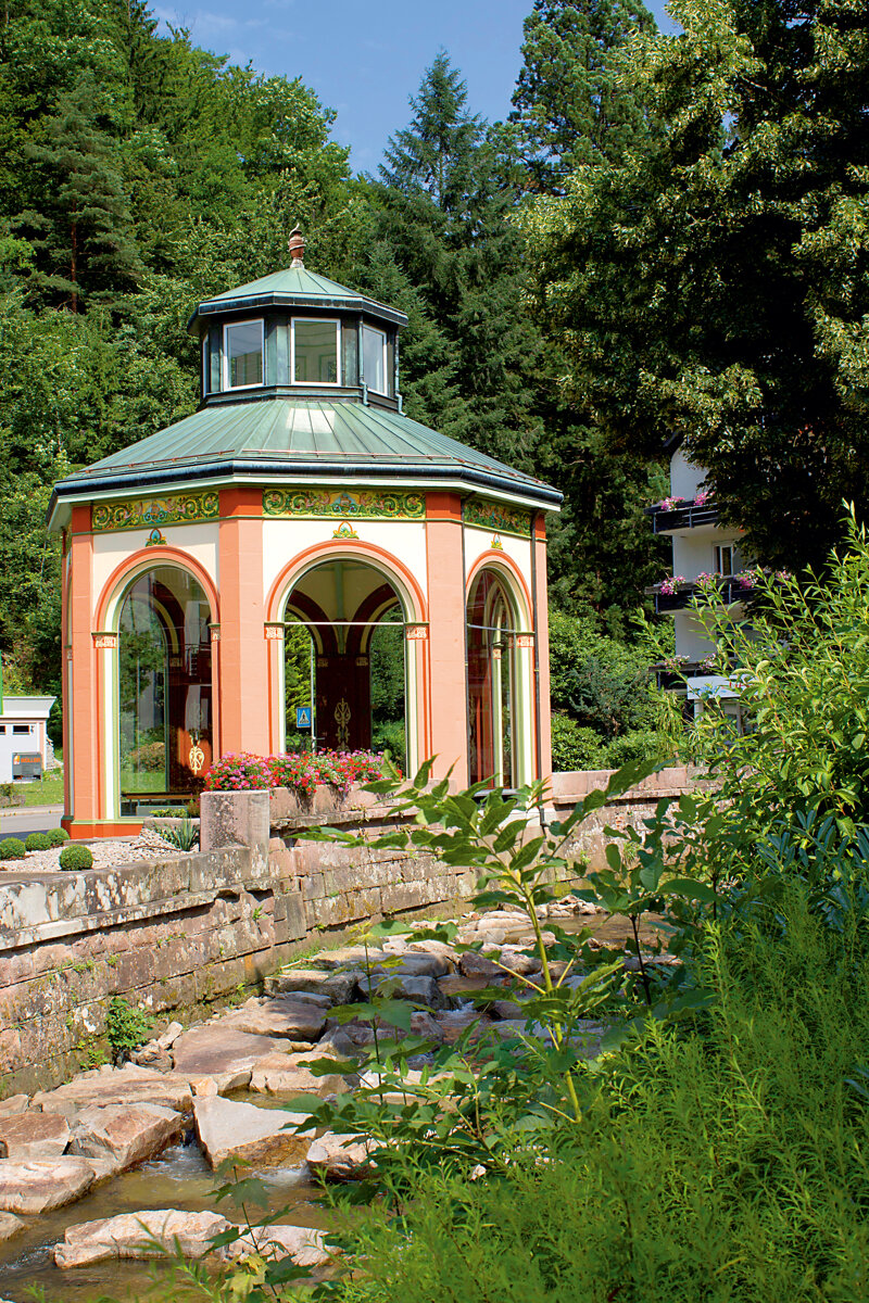 Brunnentempel Sophienquelle in Bad Peterstal