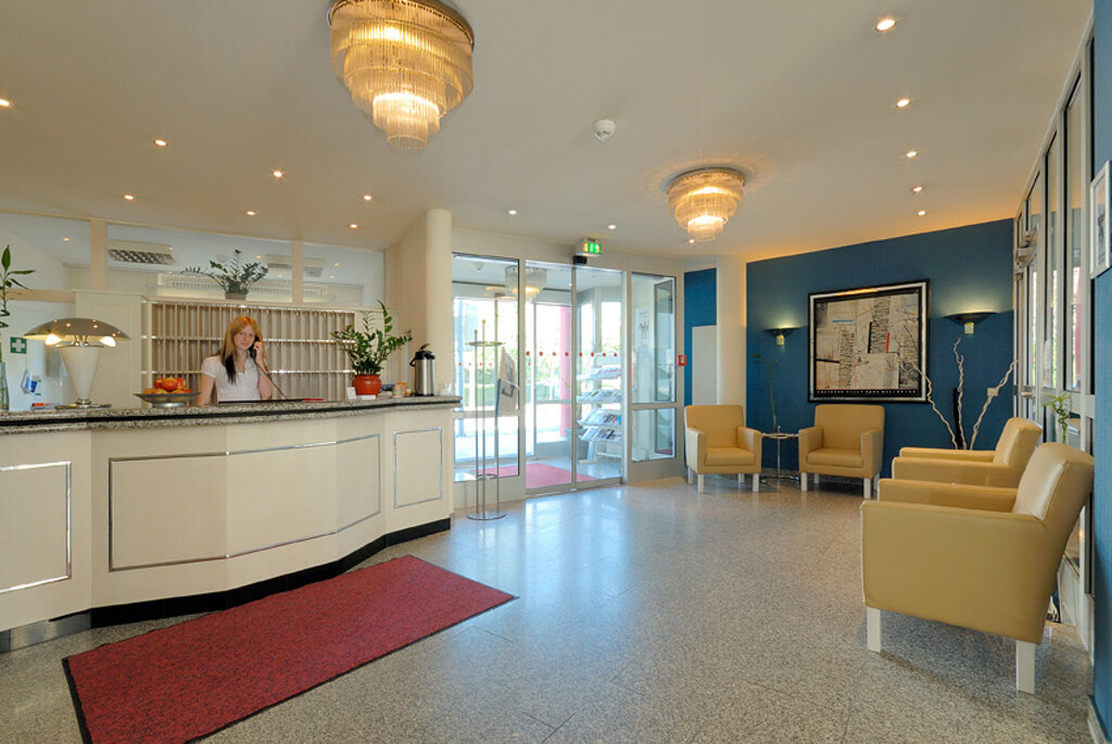 Sindelfingen Nordic Hotel Rezeption Lobby