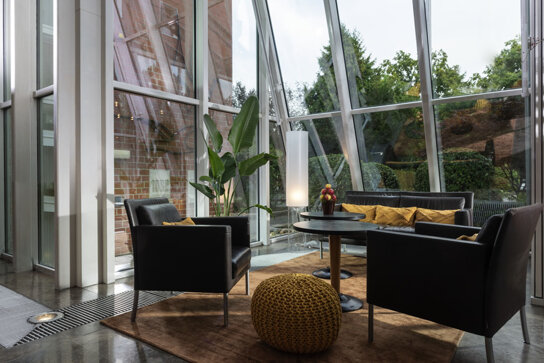 Lobby mit Sitzgelegenheit