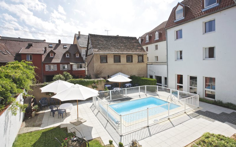 Mutzig L'Ours de Mutzig Pool aussen