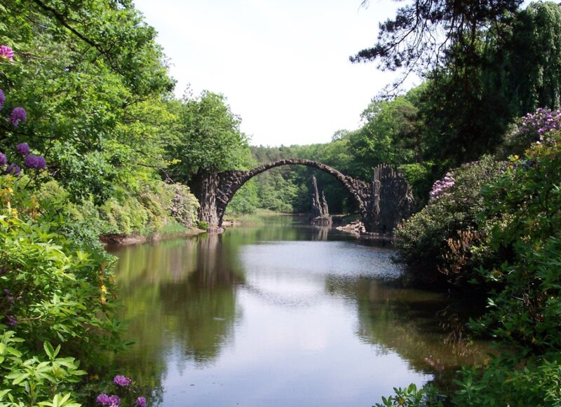 Rakotzbrücke im Rhododendronpark Kromlau – Ausflugsziel in der Oberlausitz