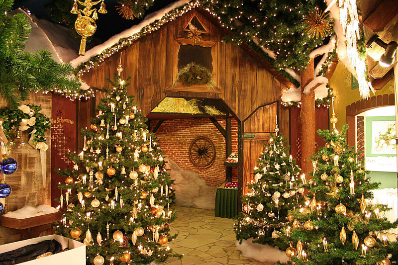 Gemütliche Weihnachtsatmosphäre im Hotel – perfekter Start für einen Kurzurlaub als Geschenk