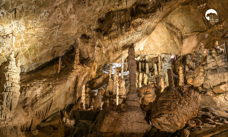 Steinsäulen  unter Tage