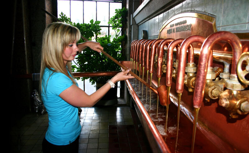 Chodovar Brauerei Frau