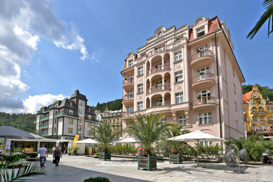 Nebenhaus des ASTORIA Hotel & Medical Spa von außen