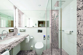 Maritim Hotel Badezimmer