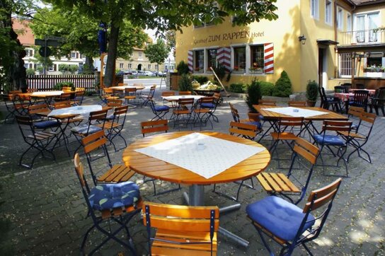 Biergarten mit Bestuhlung