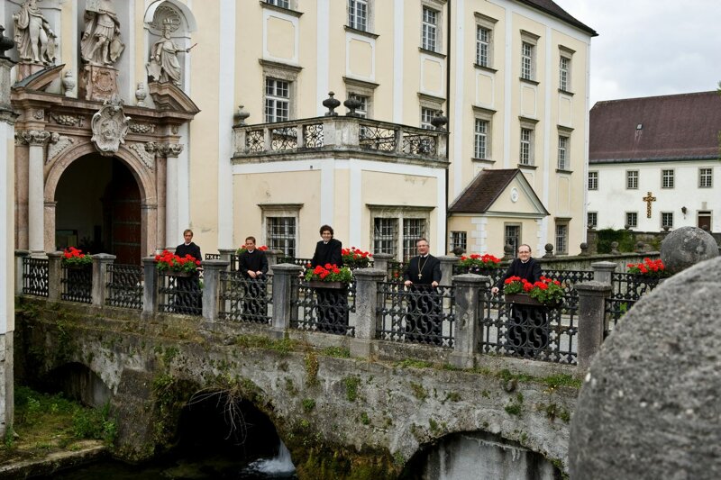 Kremsmünster Brücke Eingang Stift