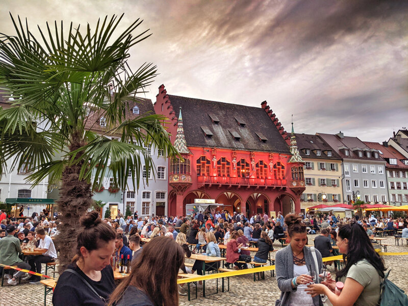 Historisches Rathaus am Münsterplatz in Freiburg
