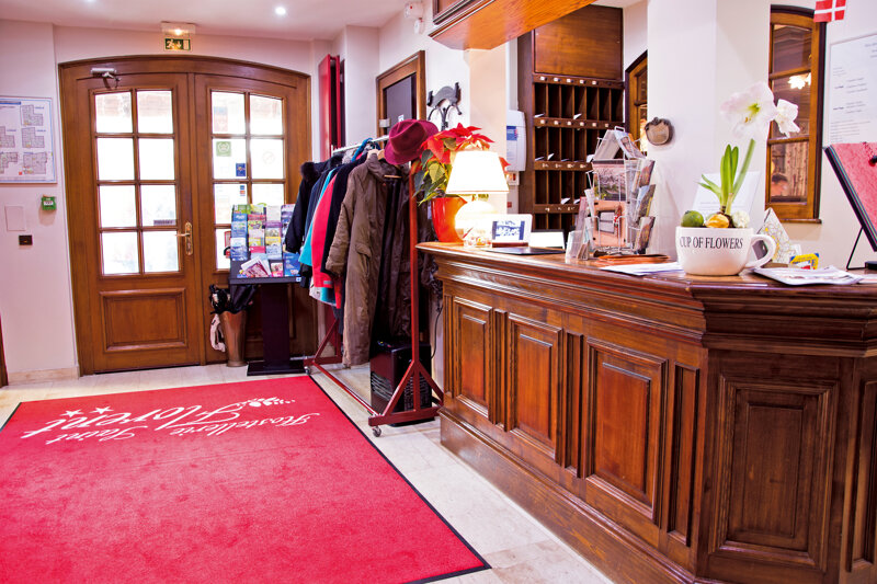 Rezeption des Hostellerie Saint Florent