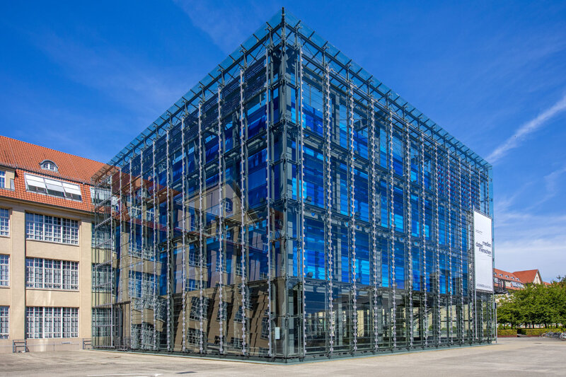 Zentrum für Kunst und Medien aussen