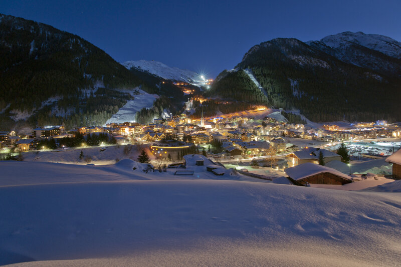 Skigebiet Ischgl bei Nacht, wunderschön beleuchet