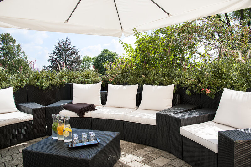 Terrasse mit Bestuhlung