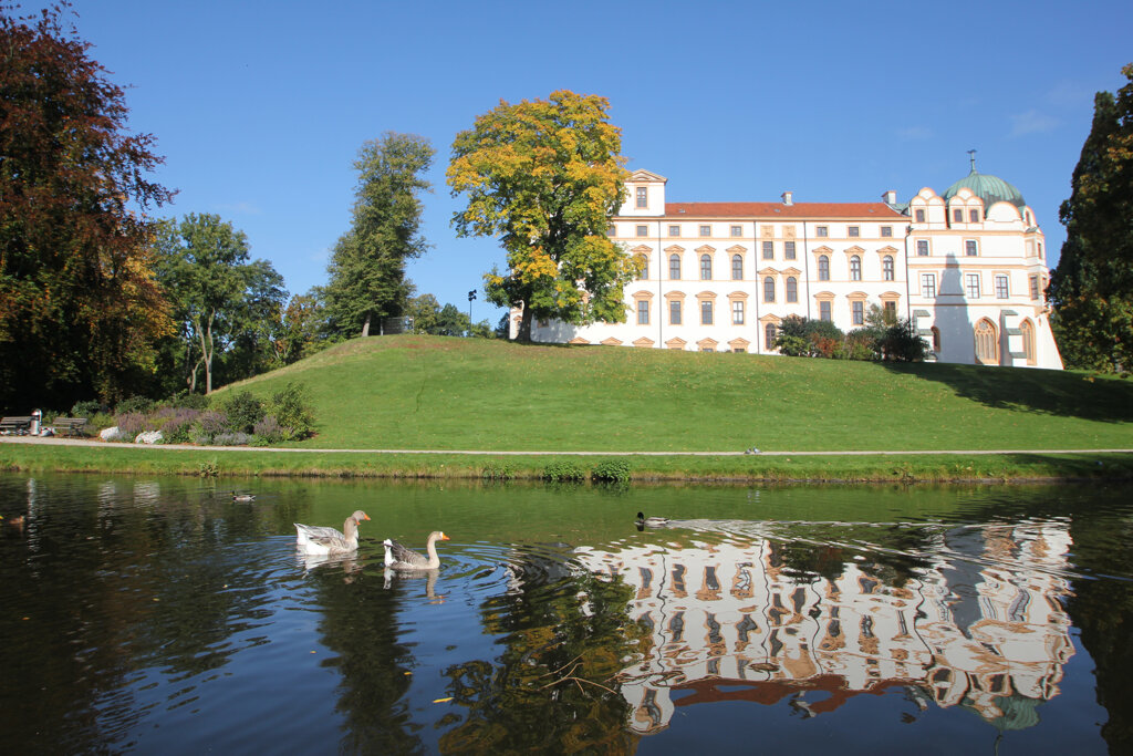Schloss im Herbst c CTM GmbH