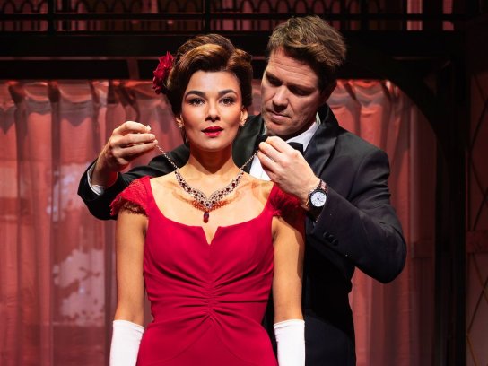 Edward und Vivian im roten Kleid © Dominik Flohr