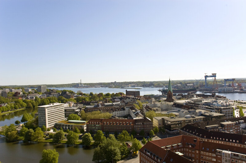 Blick über Kiel – Innenstadt und Kieler Förde