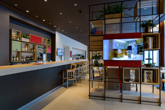 BAR 2 interCITY HF32052-127