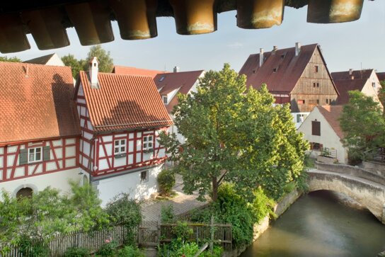 Blicj Stadtmauer auf Lederergasse und Eger