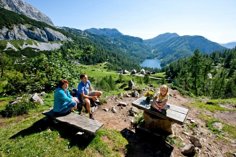 Wandergruppe auf der Tauplitzalm im Salzkammergut