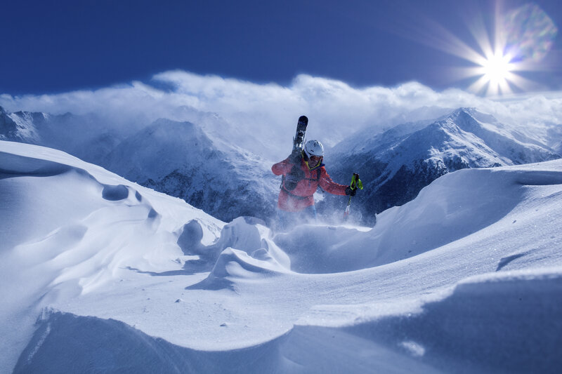Skifahrer im Skigebiet Ötztal