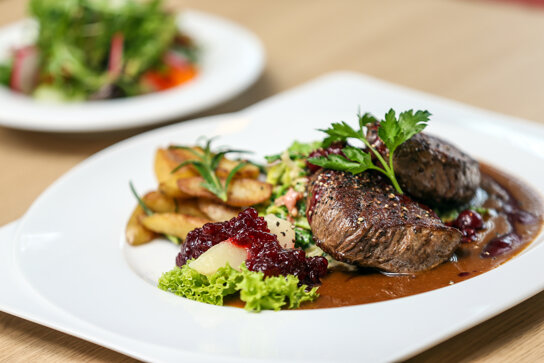 Hirschgericht auf Teller