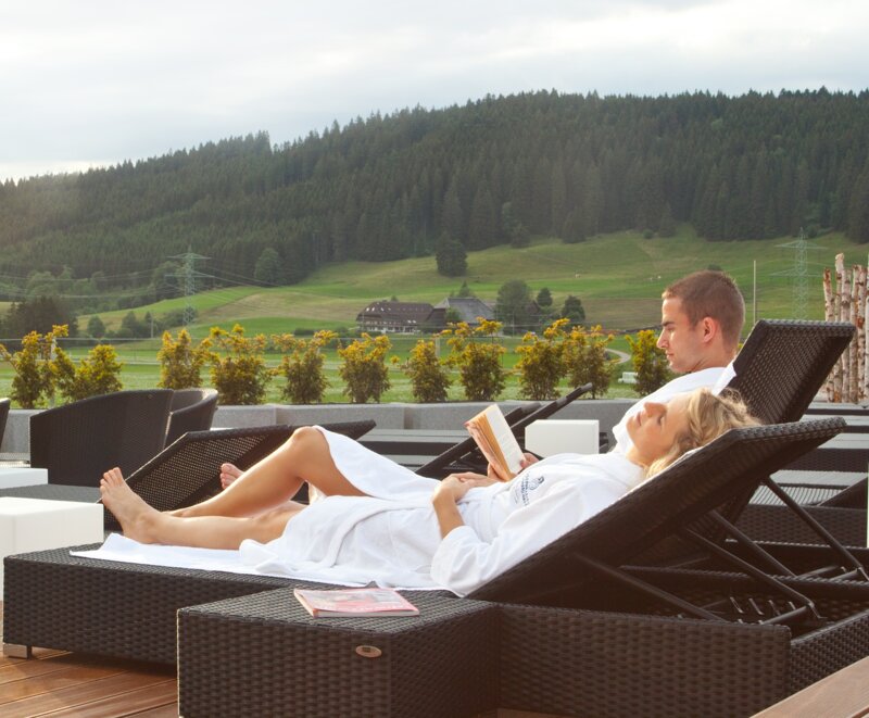 Saunagarten im Badeparadies Schwarzwald – Sauna und Outdoor-Wellness im Schwarzwald