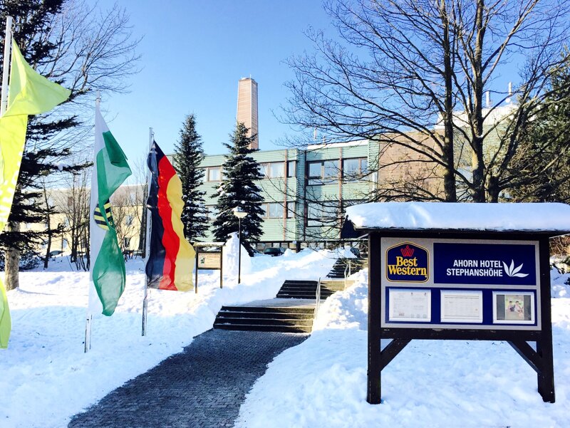 BW Ahorn Hotel Aussenansicht-Winter