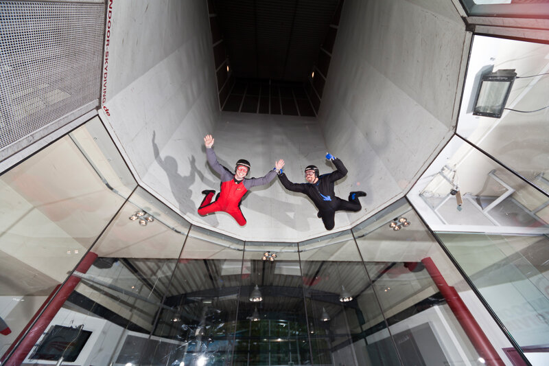 Indoor Skydiving mit dem Trainer