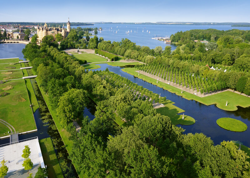 Schwerin Luftansicht mit See und Schloss