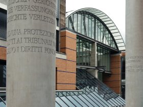 germanisches nationalmuseum eingang an der straße der menschenrechte c Stadt Nürnberg Birgit Fuder
