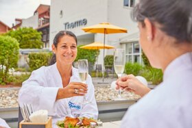 csm bistroterrasse-wohlfuehl-therme-copyright-guk-bad-griesbach 1c639cccdd