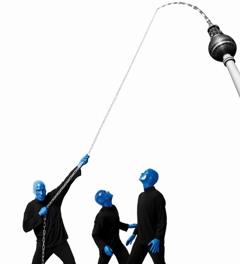Blue Man Group mit dem Berliner Fernsehturm