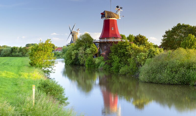 Die Zwillingsmühlen von Greetsiel – Rote und Grüne Mühle am Kutterhafen