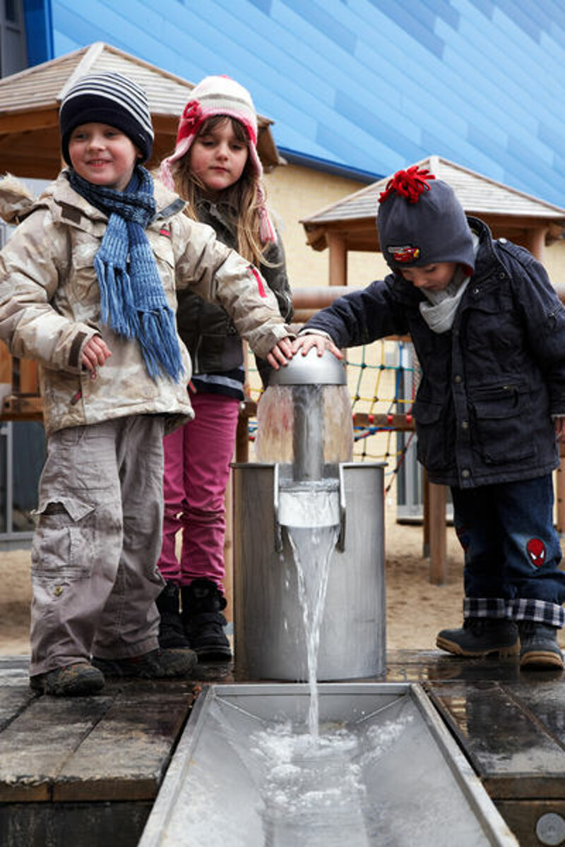 Kinder auf dem Spielplatz